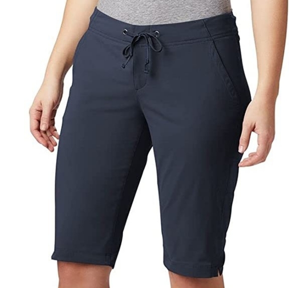 Columbia Omni-Shield Women Shorts - Size S - Navy (3 items) - Picture 1 of 4